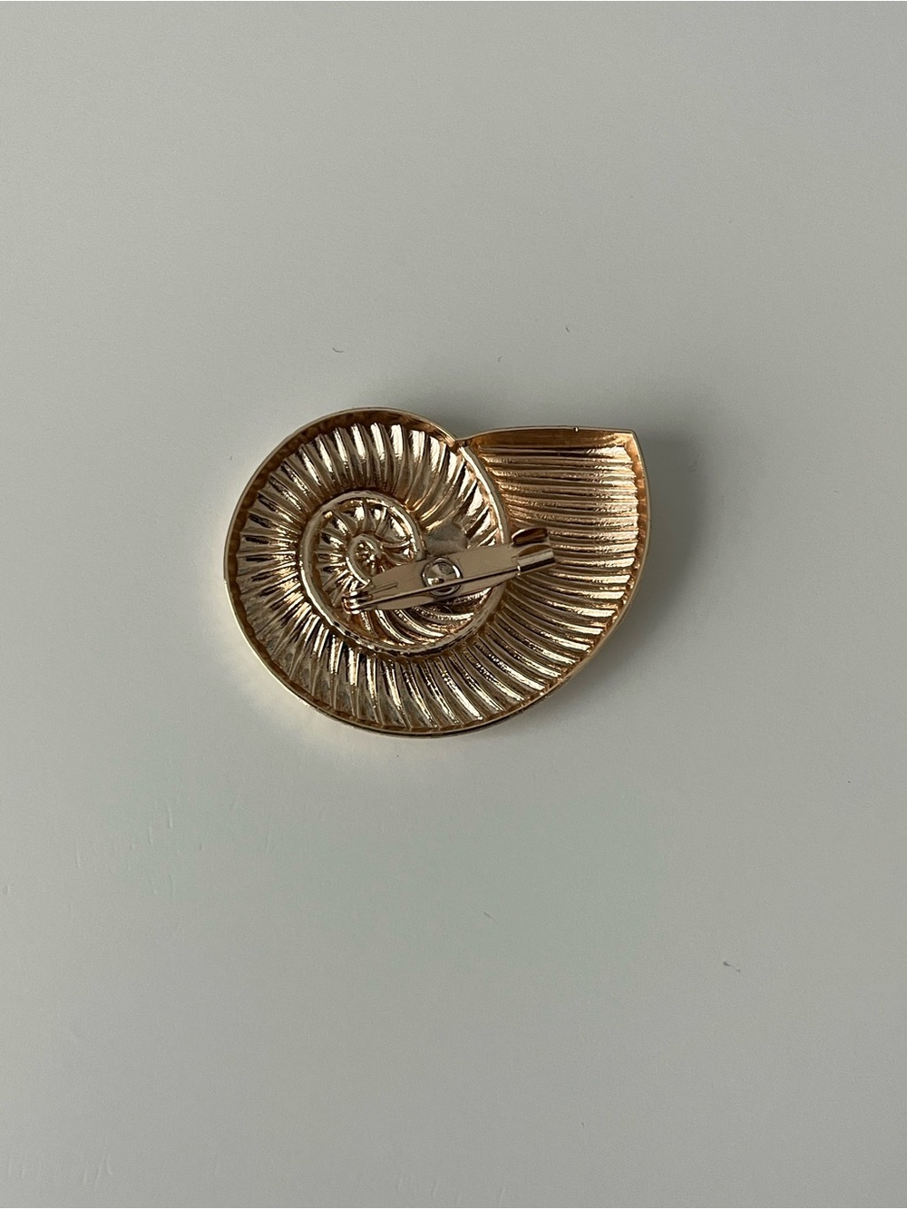 Seashell brooch - Picture 2 of 2